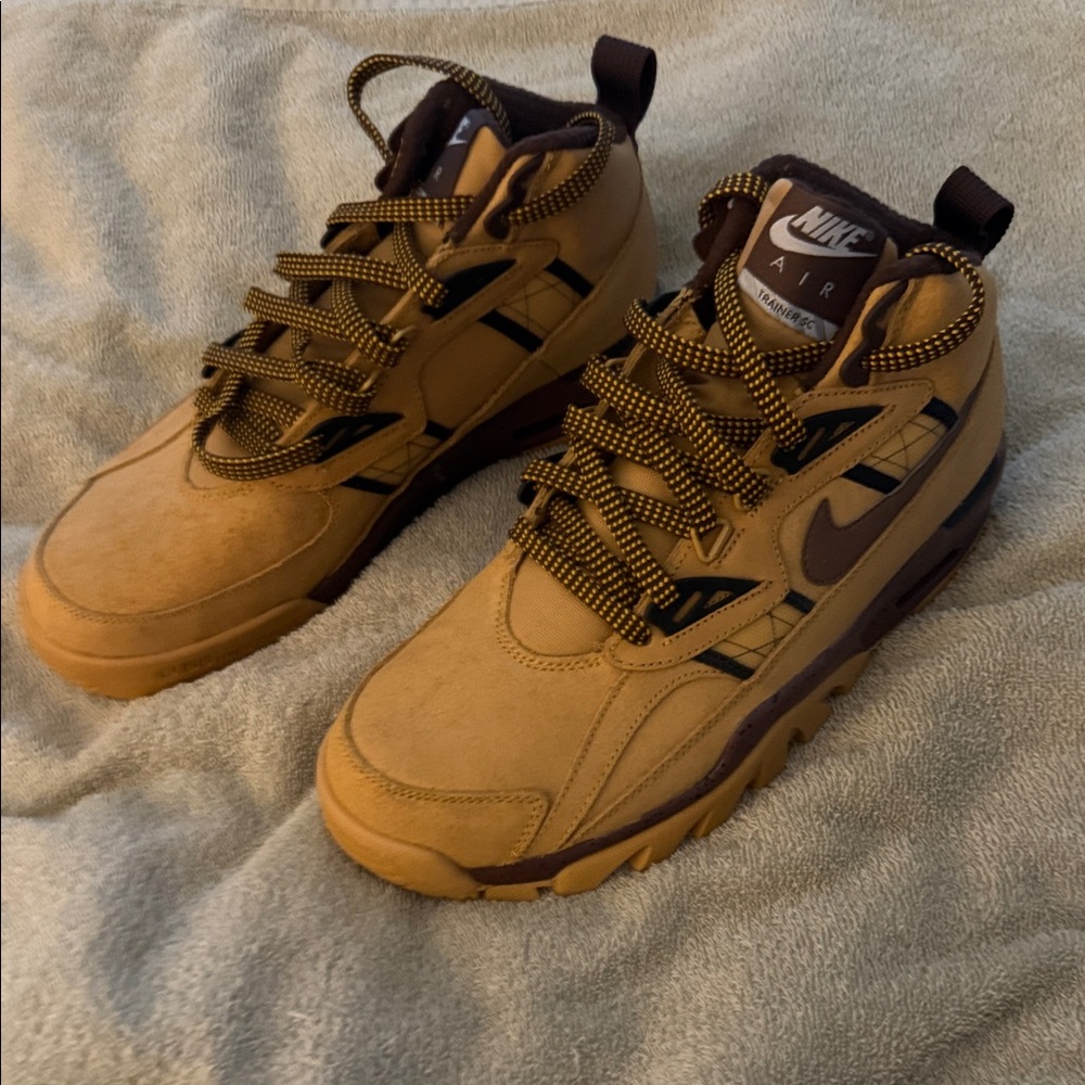 Nike Air Trainer Sneakerboot - Wheat